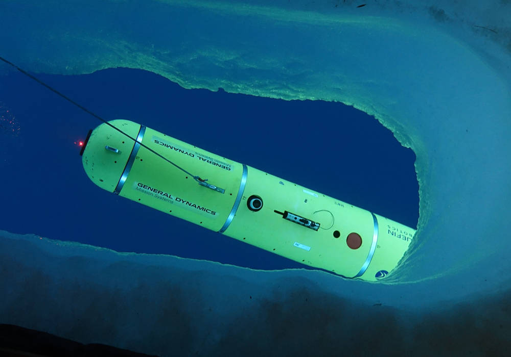 Bluefin UUV underwater